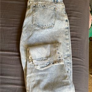 SHEIN size 4 women’s jeans.